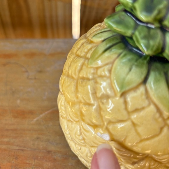 Vintage Orchids of Hawaii R-15 Yellow & Green Hand Painted Ceramic Pineapple Mug - Picture 3 of 9
